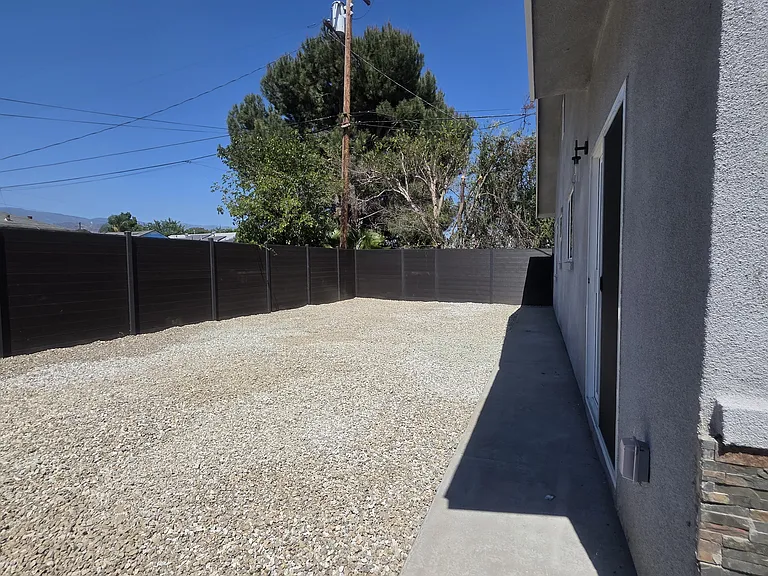 Crestview Ave — Photo 22