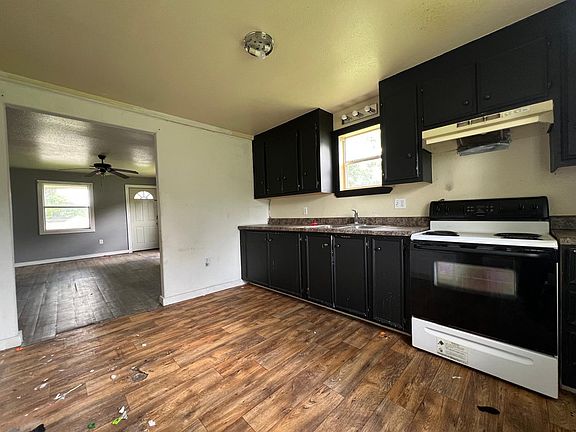 3rd image of 407/405 N Kleas St