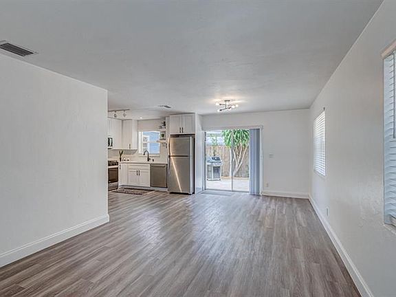 5th image of 618 3rd Ave S #1