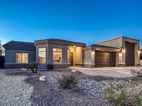 3rd image of 3035 Arabian Dr