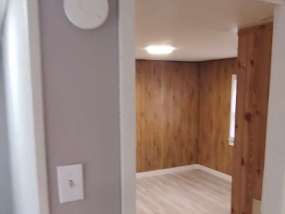 4th image of 213 Emerald St