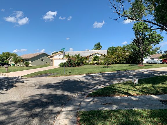 5th image of 7130 NW 102nd Ave