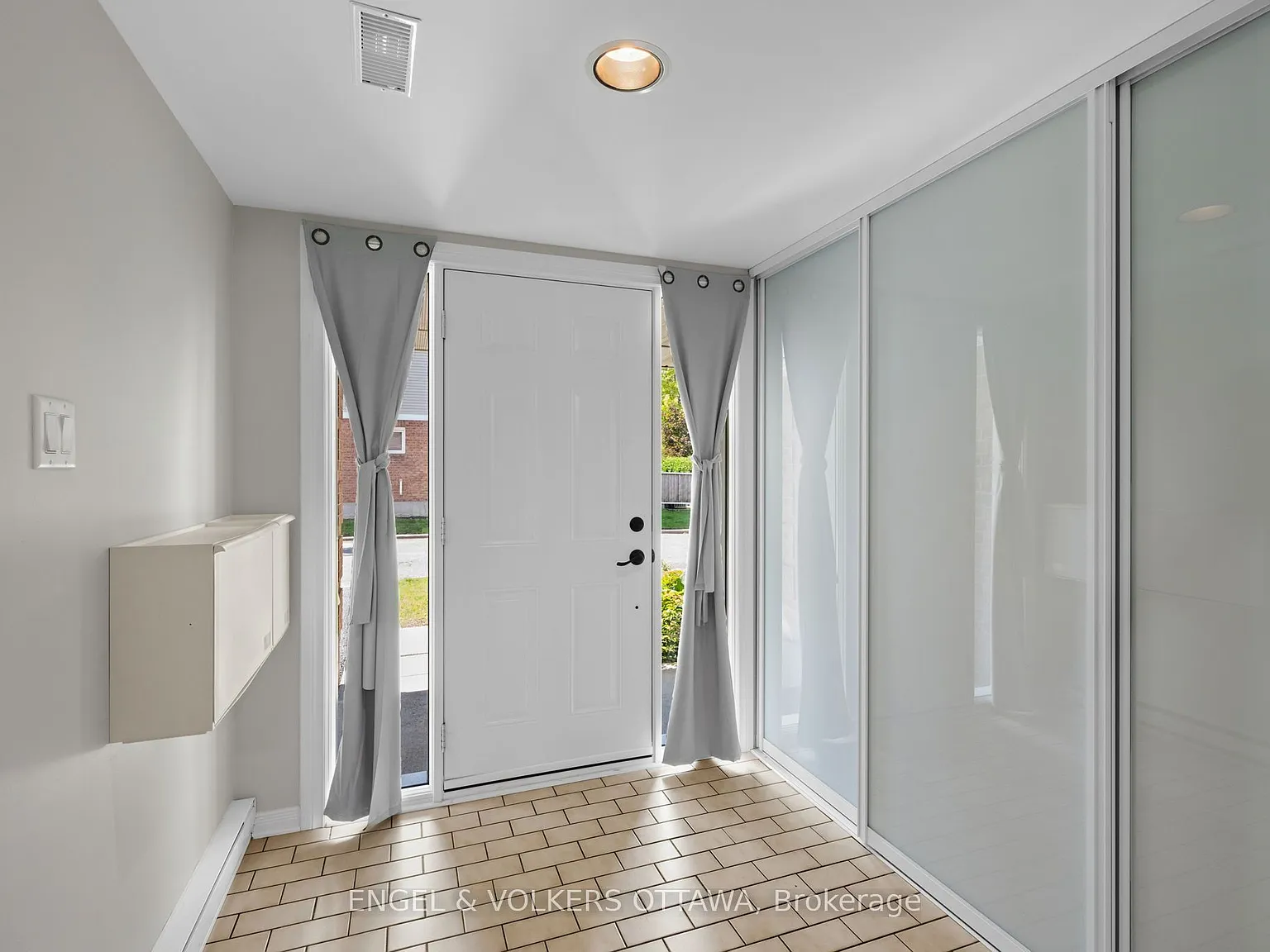 3 bed, $2,600 — Photo 3