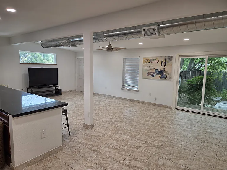 707 W Crestland Dr — Photo 16