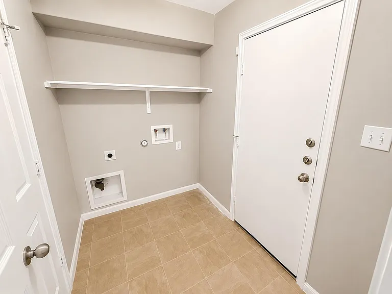 220 Adriana Ln — Photo 14
