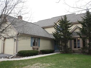 18575 Saint Andrew Ln, Brookfield, WI 53045