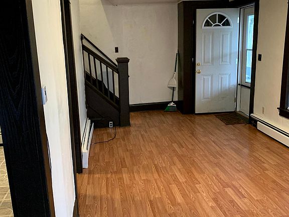 2nd image of 225 W 11th St
