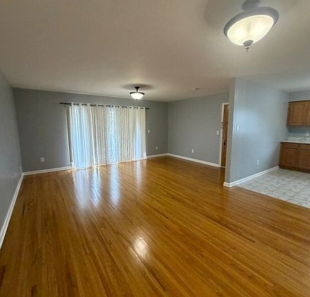 3rd image of 246 N 10th St Floor 1