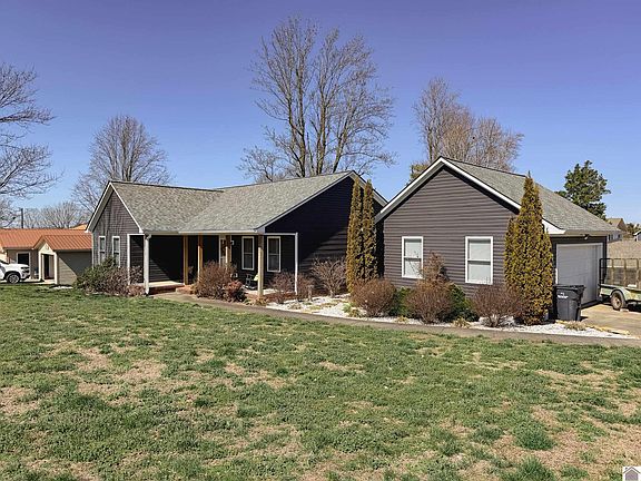 2nd image of 103 Dogwood Ln
