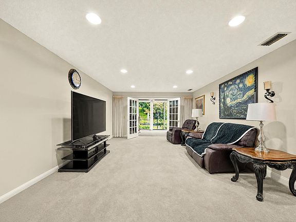3rd image of 75 Golf Pkwy Unit C
