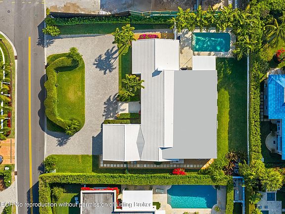 4th image of 624 N Lake Way