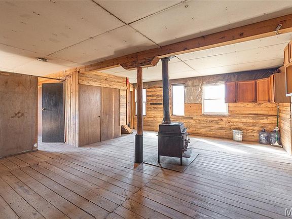 5th image of 19777 Harry Rd