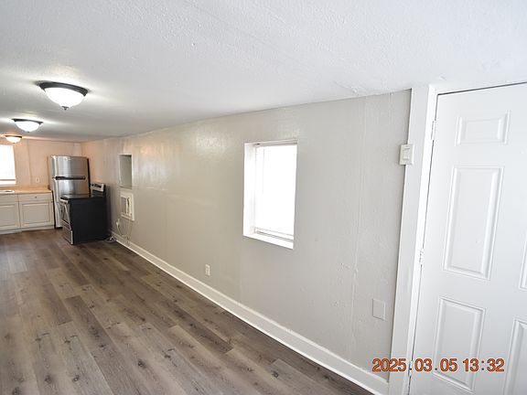 5th image of 659 26th Ave S Unit 1