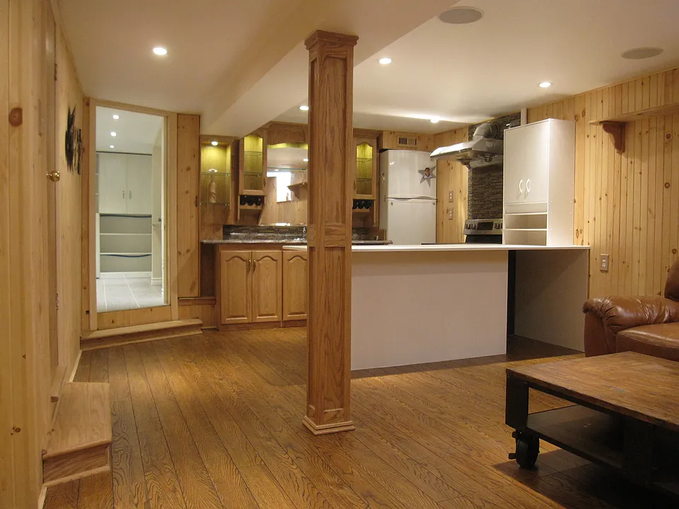 28 Cadorna Ave #BASEMENT