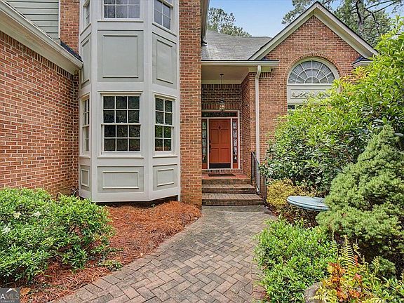 4th image of 901 Denmeade Walk SW