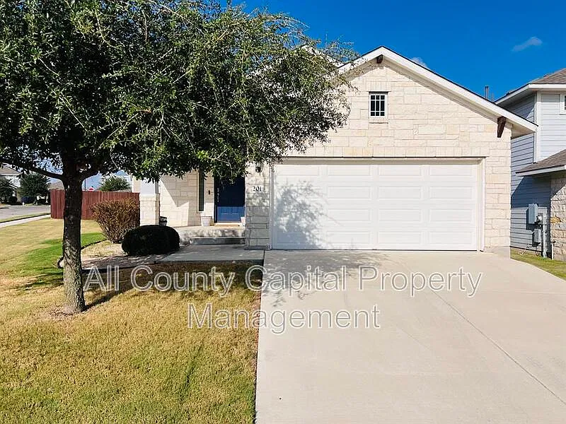 3 bed, 2.0 bath, 1450 sqft, $2,100 — Photo 3