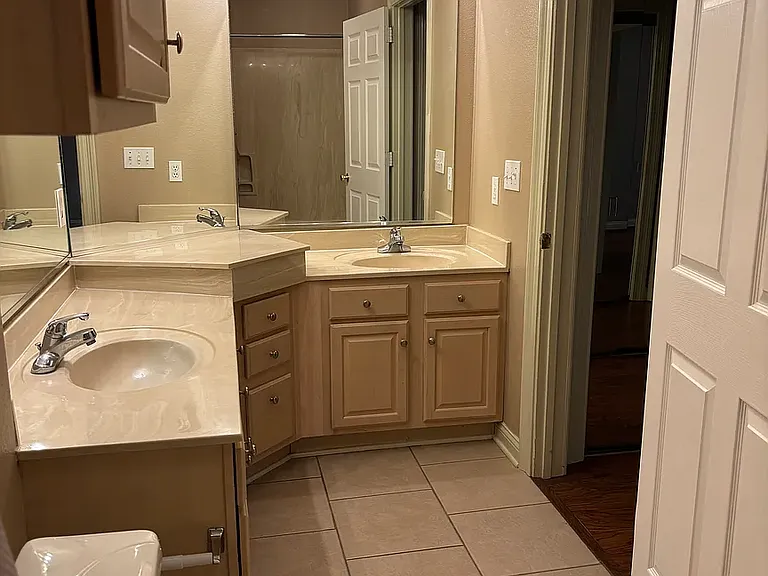 12430 River Highlands Dr #F — Photo 8