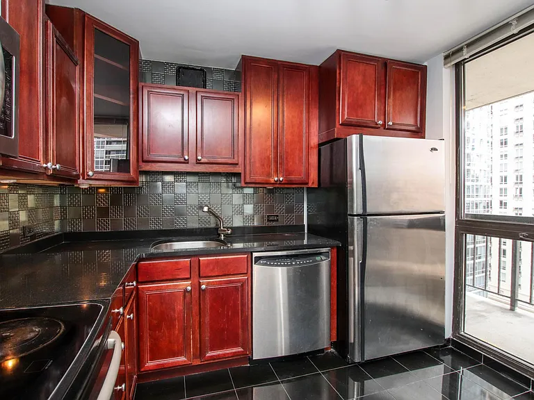 33 W Delaware Pl #19A — Photo 7