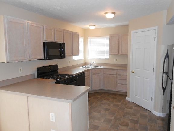4th image of 4331 Jennydawn Pl