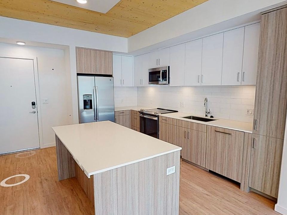 1st image of 3102 W 17th Ave #632