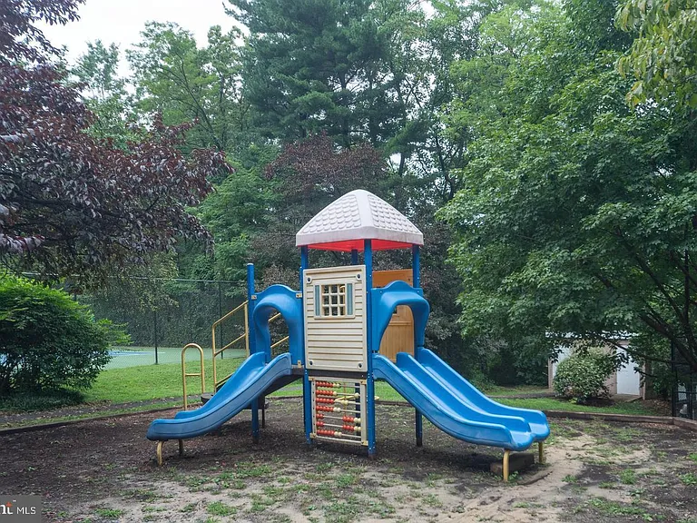 3712 Valley Dr — Photo 43