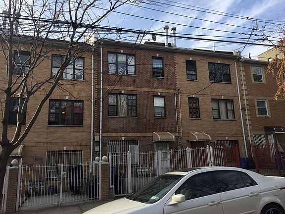 2nd image of 635 Barretto St