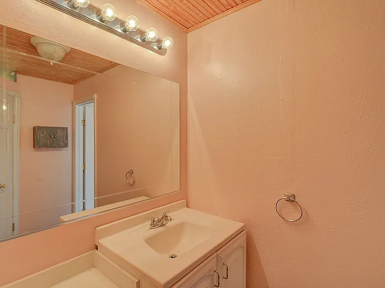 9800 Craford Ct — Photo 28