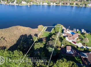 251 Great River Rd, Great River, NY 11739