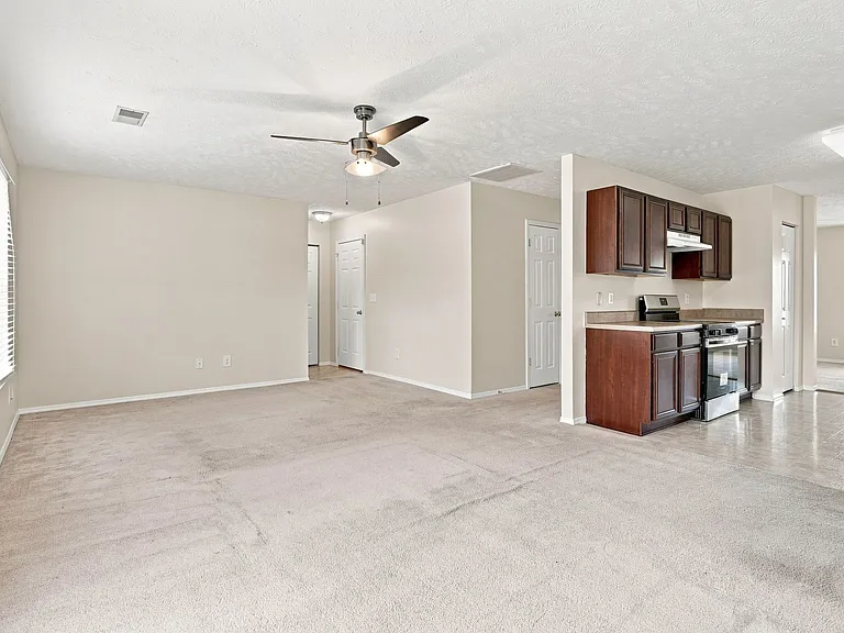 2834 Creekbend Dr — Photo 13