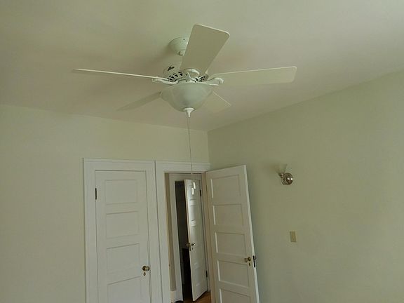 4th image of 145 Richmond Ave Floor 2