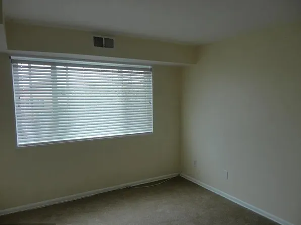 4270 E Capitol St NE #1-304, Washington, DC 20019