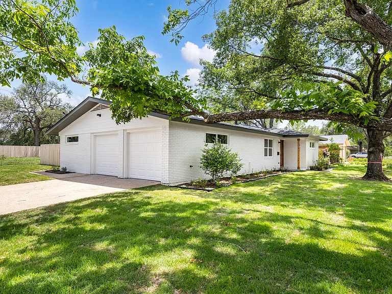 4501 Packsaddle Rd — Photo 37