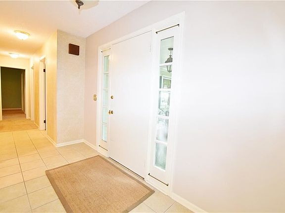 4th image of 9 Brandywine Ln