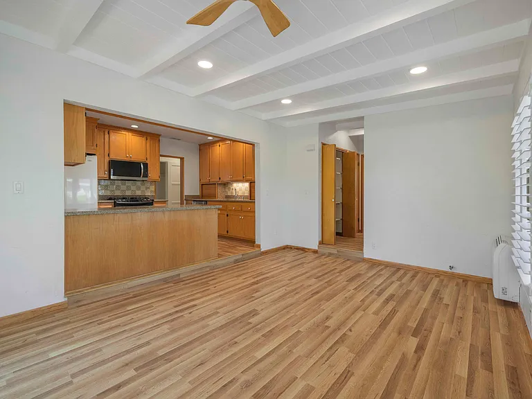 22826 Marjorie Ave — Photo 7