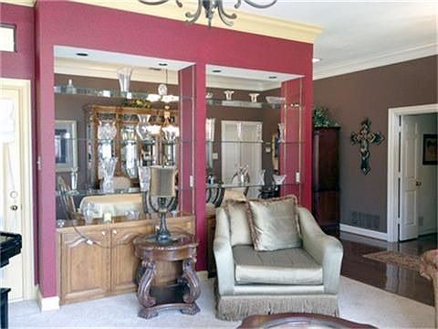 5th image of 704 Deer Creek Dr
