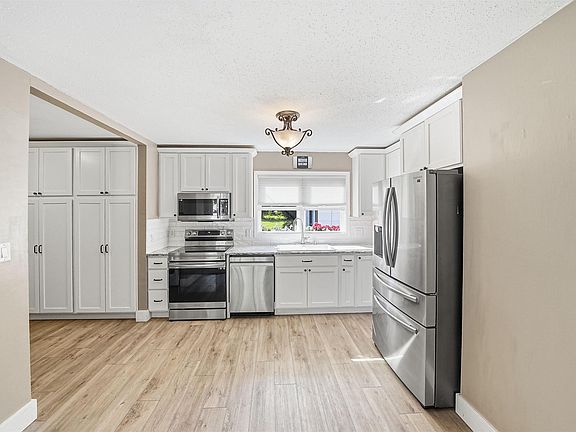 5th image of 3207 Cypress St