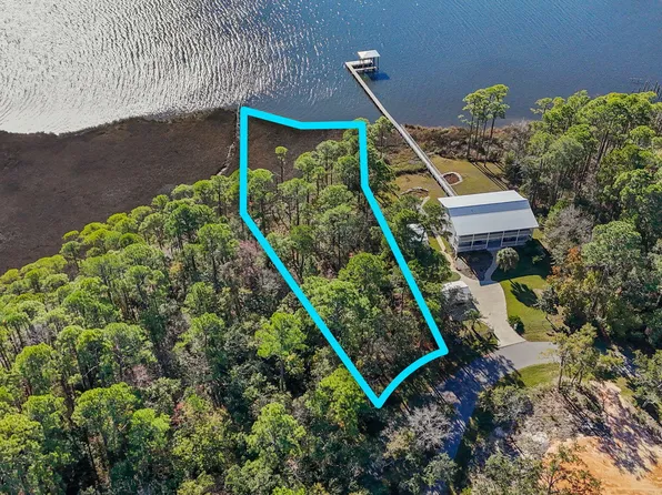 18 Bayside Dr, Freeport, FL 32439