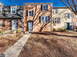 982 Holborn Ct, Sterling, VA 20164