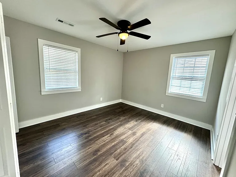 304 N Hyde Park Ave #B — Photo 11