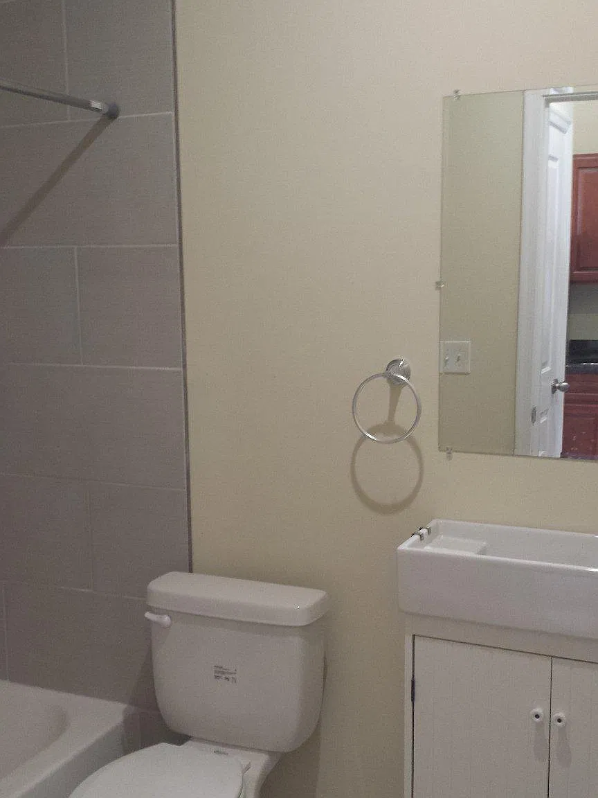 3 bed, 2.0 bath, 2194 sqft, $1,900 — Photo 3