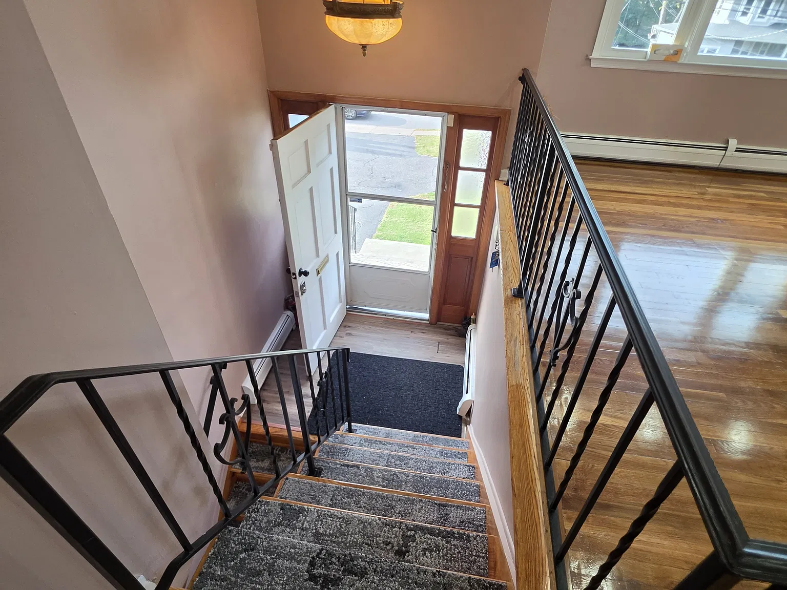 3 bed, $3,000 — Photo 2