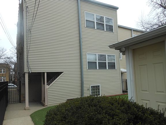 5th image of 3505 N Oakley Ave