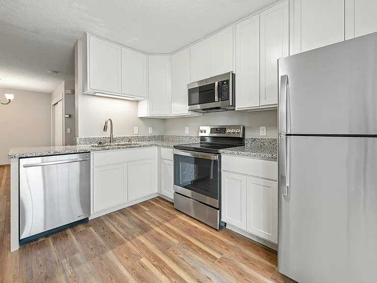 1925 Southcross Dr #1305 — Photo 7