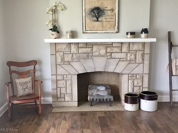 5th image of 2703 Fairview Ave