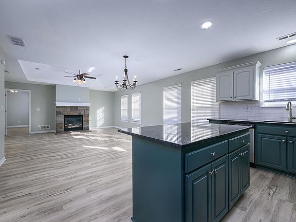 3rd image of 2305 Willow Pointe Cir