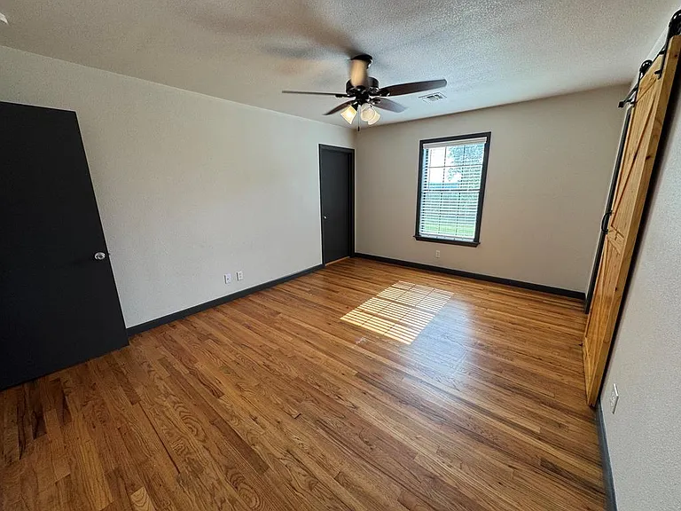 2078 Lower Crabapple Rd — Photo 24