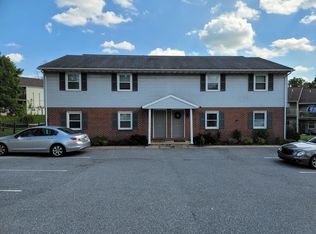 66 Akron Rd, Ephrata, PA 17522