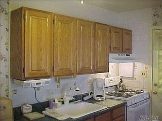 3rd image of 178 Hilltop Dr