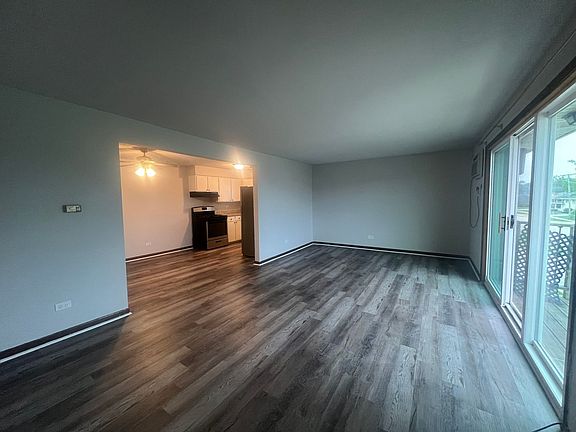4th image of 7700 S Harlem Ave #2E