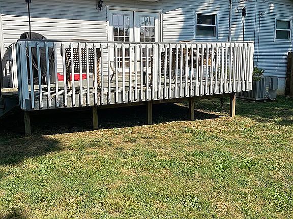 3rd image of 323 Howard Dr
